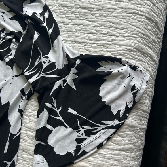 Dress - Picture 3 of 4